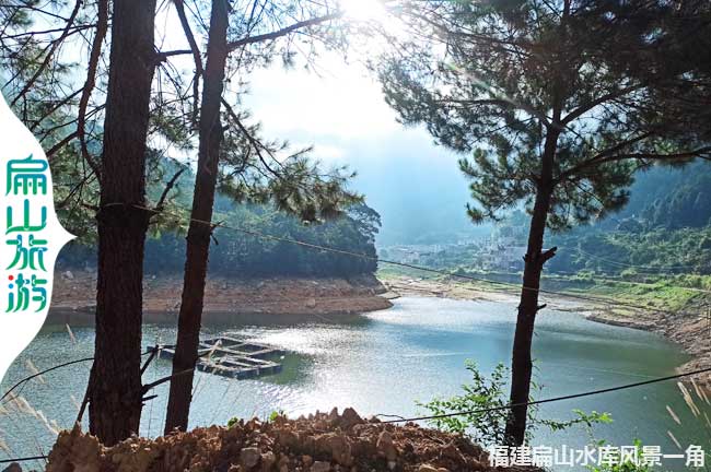 扁山水（shuǐ）庫路邊（biān）風景（jǐng）